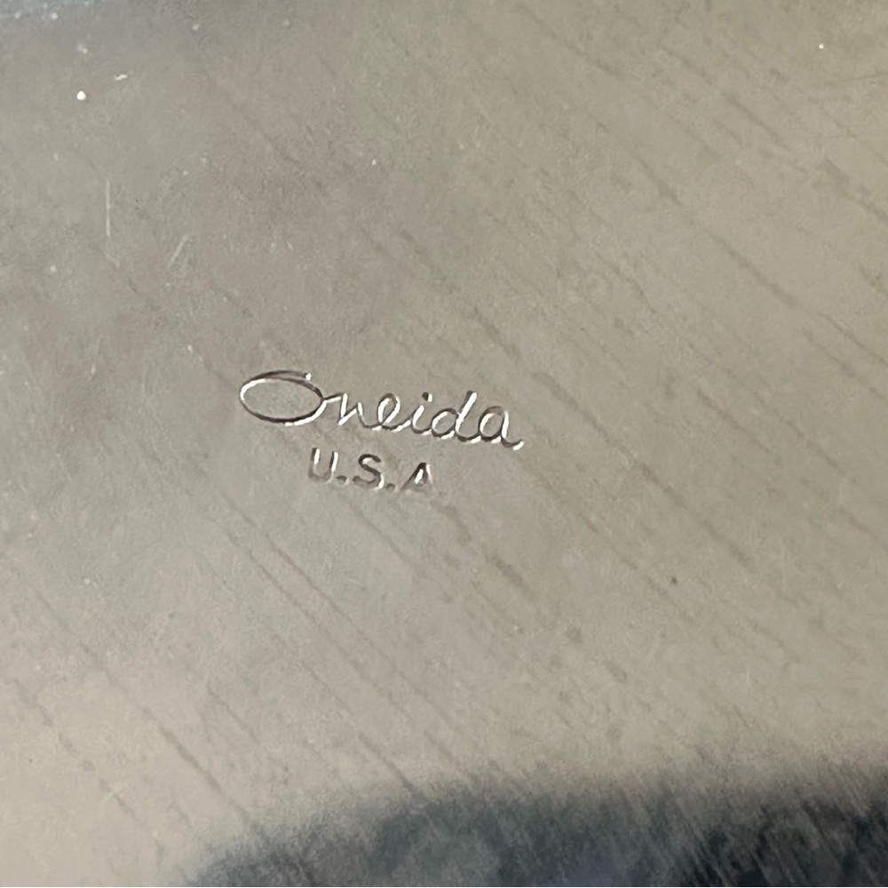 Vintage Oneida USA Leonard Silverplate Etched Serving Trays - Picture 7 of 9